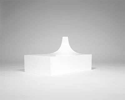 Positive Negative 2000
Black and white ﬁbre glass
Set of 2
450 x 320 x 700mm