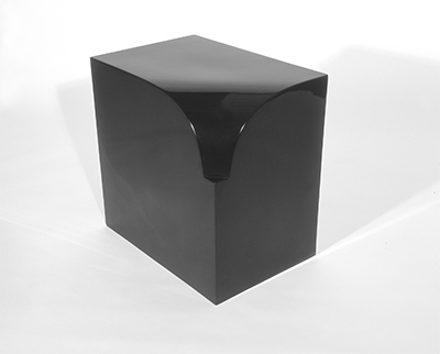 Positive Negative 2000
Black and white ﬁbre glass
Set of 2
450 x 320 x 700mm