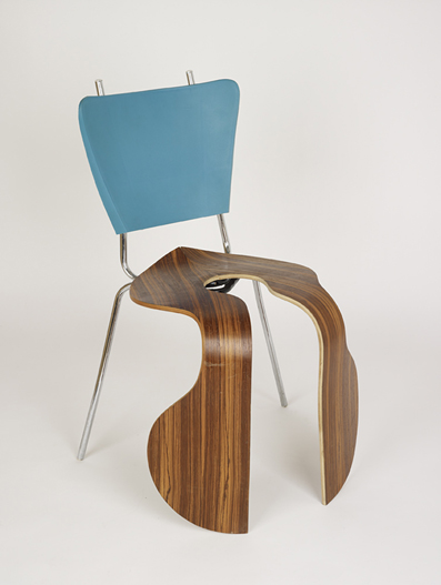Arne Split 2007 Found wooden and metal chair elements
A fake Arne Jacobsen 3107 chairs mixed with another chair found in a furniture warehouse